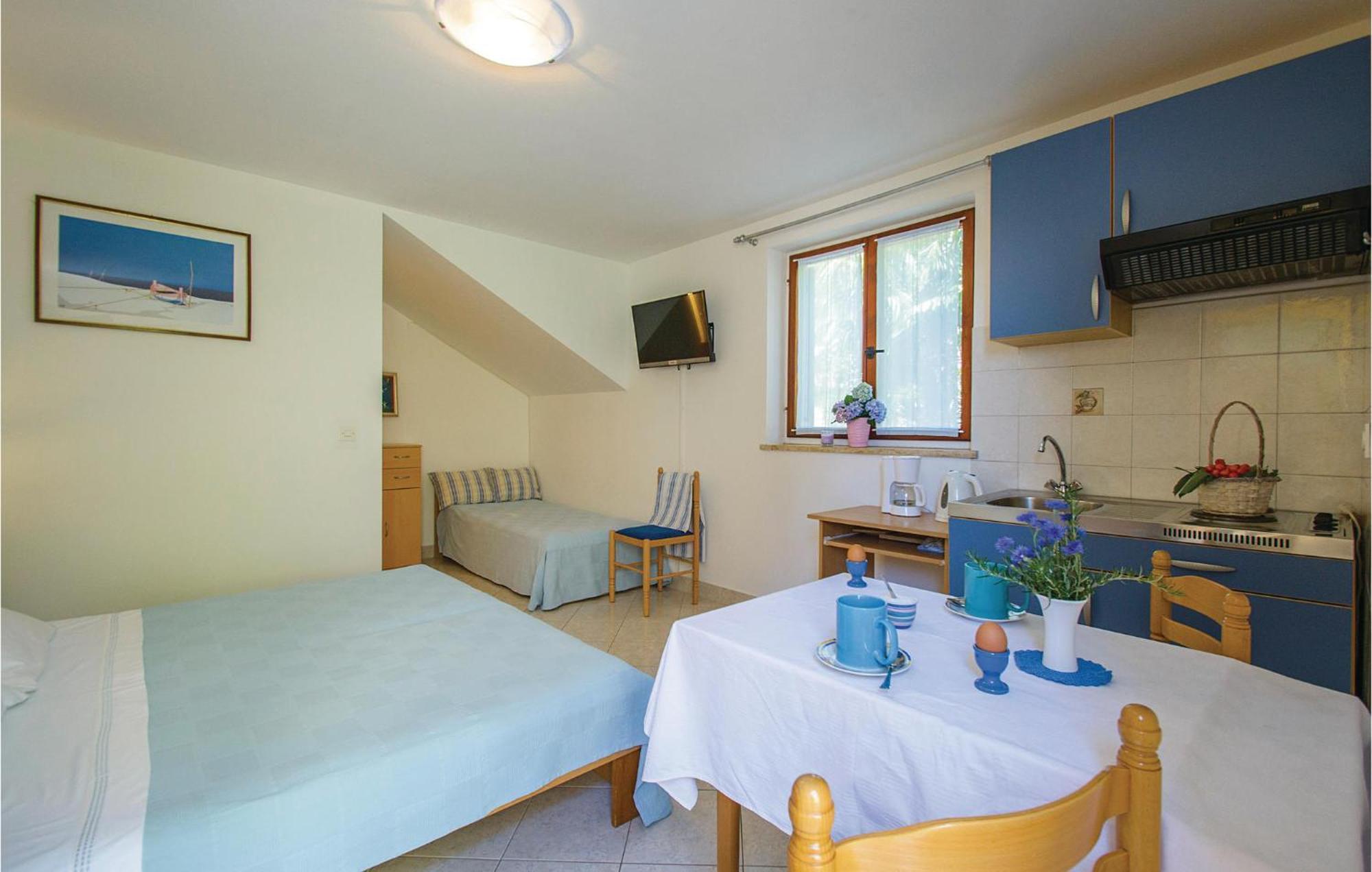 Beautiful Apartment In Rabac With Kitchen מראה חיצוני תמונה