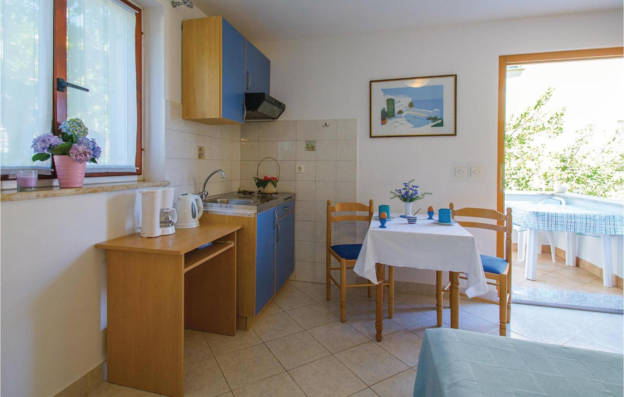 Beautiful Apartment In Rabac With Kitchen מראה חיצוני תמונה